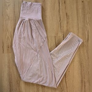 ALO Yoga Blush High-Waist Leggings